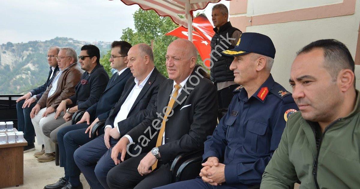 BABADAĞ BELEDİYESİ’NİN DÜZENLEDİĞİ 7. BABAFEST VE EV SAHİPLİĞİ YAPTIĞI OFF-ROAD BÜYÜK BİR HEYECANLA SONA ERDİ. 3 GÜN BOYUNCA DOLU DOLU GEÇTİĞİNİ VE YOĞUN BİR KATILIM OLDUĞUNU İFADE EDEN BABADAĞ BELEDİYE BAŞKANI MURAT KUMRAL,