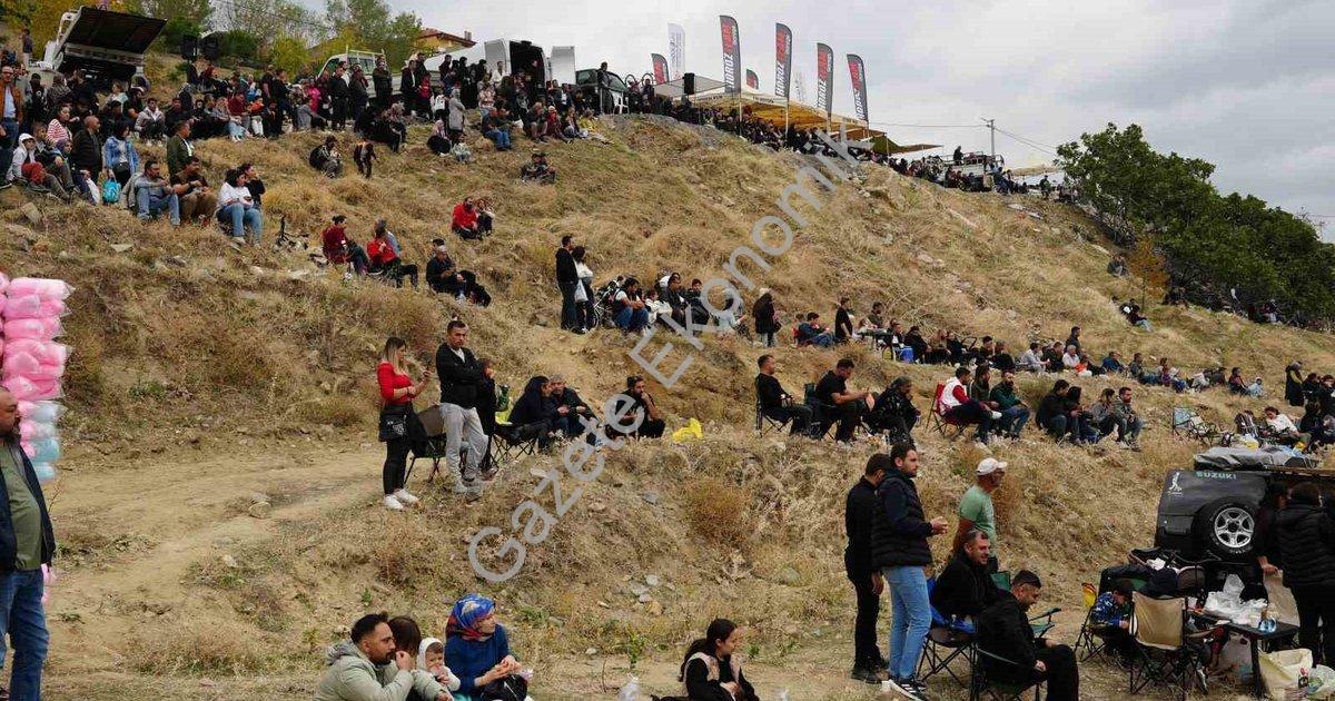 BABADAĞ BELEDİYESİ’NİN DÜZENLEDİĞİ 7. BABAFEST VE EV SAHİPLİĞİ YAPTIĞI OFF-ROAD BÜYÜK BİR HEYECANLA SONA ERDİ. 3 GÜN BOYUNCA DOLU DOLU GEÇTİĞİNİ VE YOĞUN BİR KATILIM OLDUĞUNU İFADE EDEN BABADAĞ BELEDİYE BAŞKANI MURAT KUMRAL,