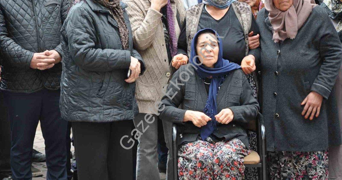 DENİZLİ’DE DÜN DÜĞÜN KONVOYUNDA BULUNAN OTOMOBİLİN ŞARAMPOLE YUVARLANMASI SONUCU HAYATINI KAYBEDEN MEHMET KARACA, YAPILAN CENAZE TÖRENİN ARDINDAN SON YOLCULUĞUNA UĞURLANDI. KAZADA ARACI KULLANAN ŞAHIS İSE TUTUKLANARAK CEZAEVİNE GÖNDERİLDİ.