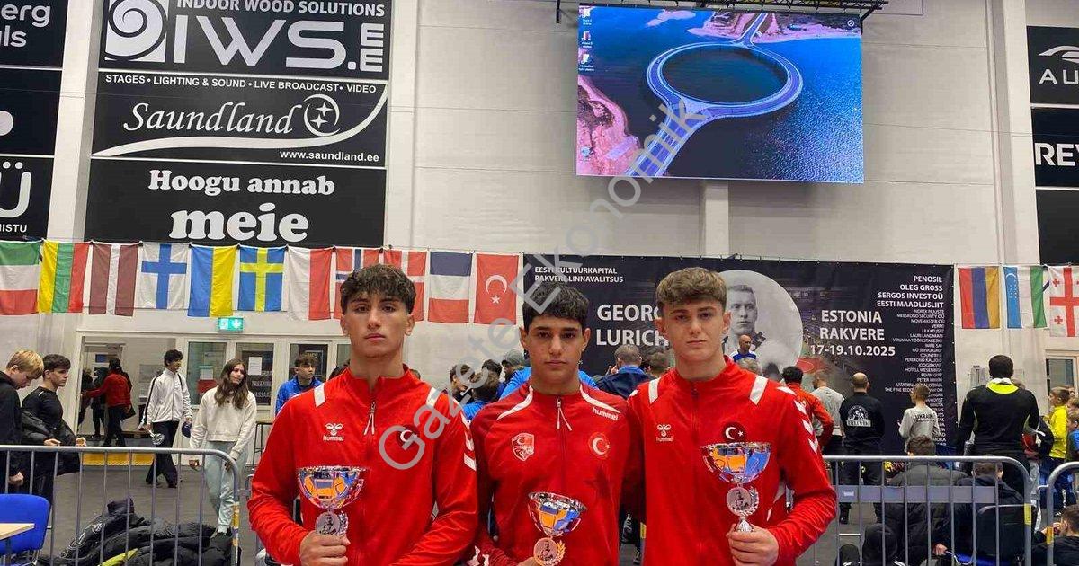 "Denizli’nin genç pehlivanları Avrupa sahnesinde parladı" başlıklı haber için fotorealistik, profesy