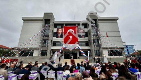 Sarıgöl’de üç yeni okul törenle eğitime kapılarını açtı