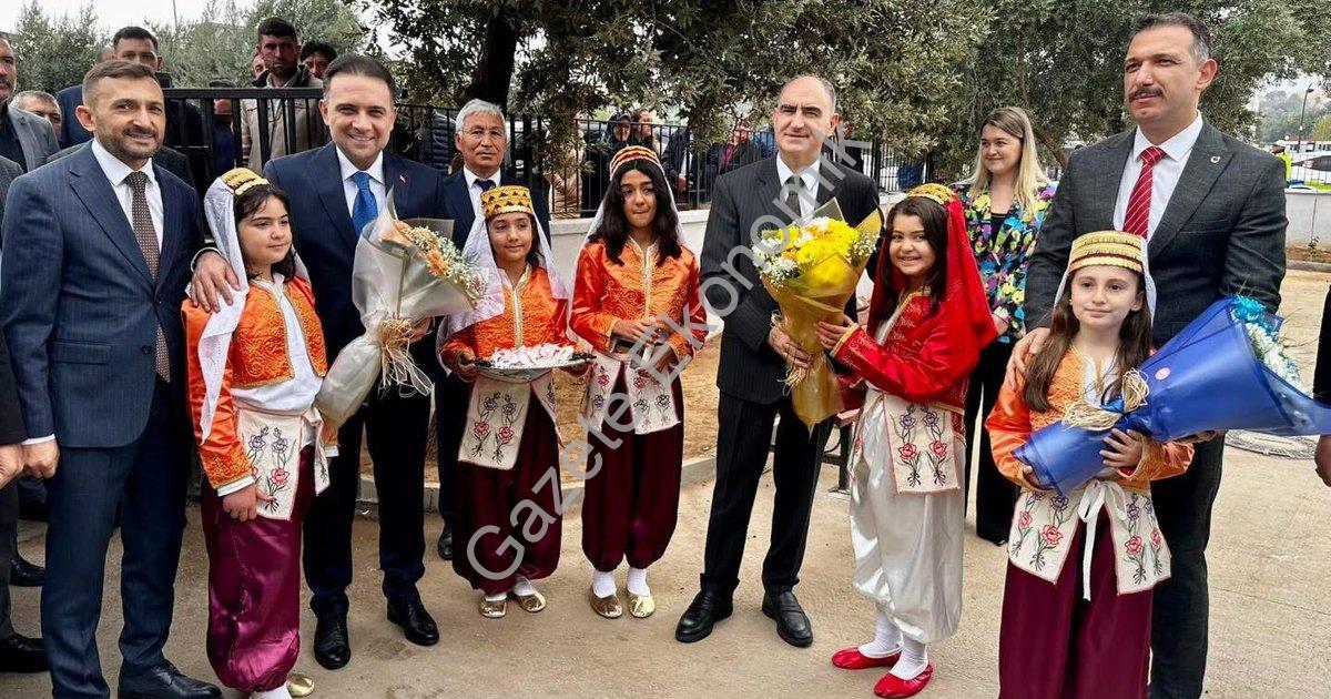 MANİSA'NIN SARIGÖL İLÇESİNDE DEPREME DAYANIKSIZ OLDUĞU GEREKÇESİYLE YIKILIP YENİDEN YAPILAN 3 OKULUN RESMİ AÇILIŞLARI GERÇEKLEŞTİRİLDİ.