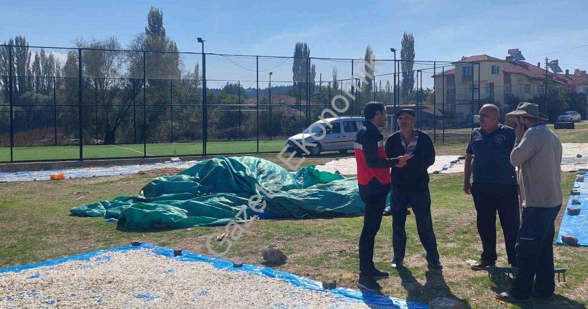 ÇAVDARHİSAR AĞARI KÖYÜNDE ÇEREZLİK KABAK HASADI BAŞLADI