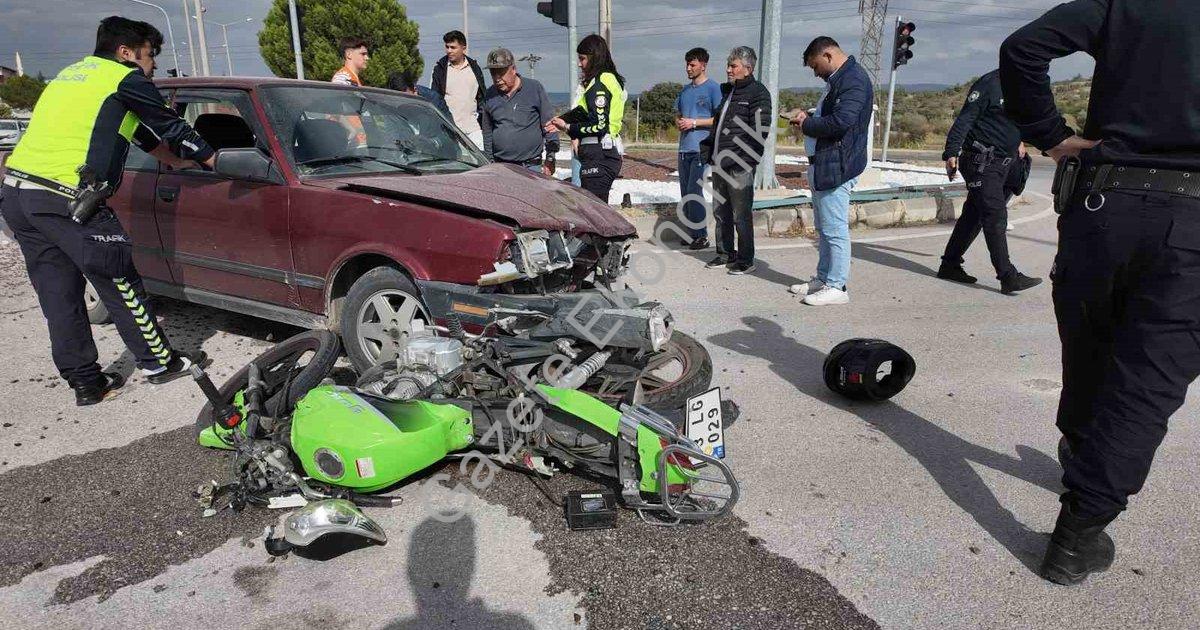 GEDİZ'DE KIRMIZI IŞIK İHLALİ YARALANMAYA NEDEN OLDU