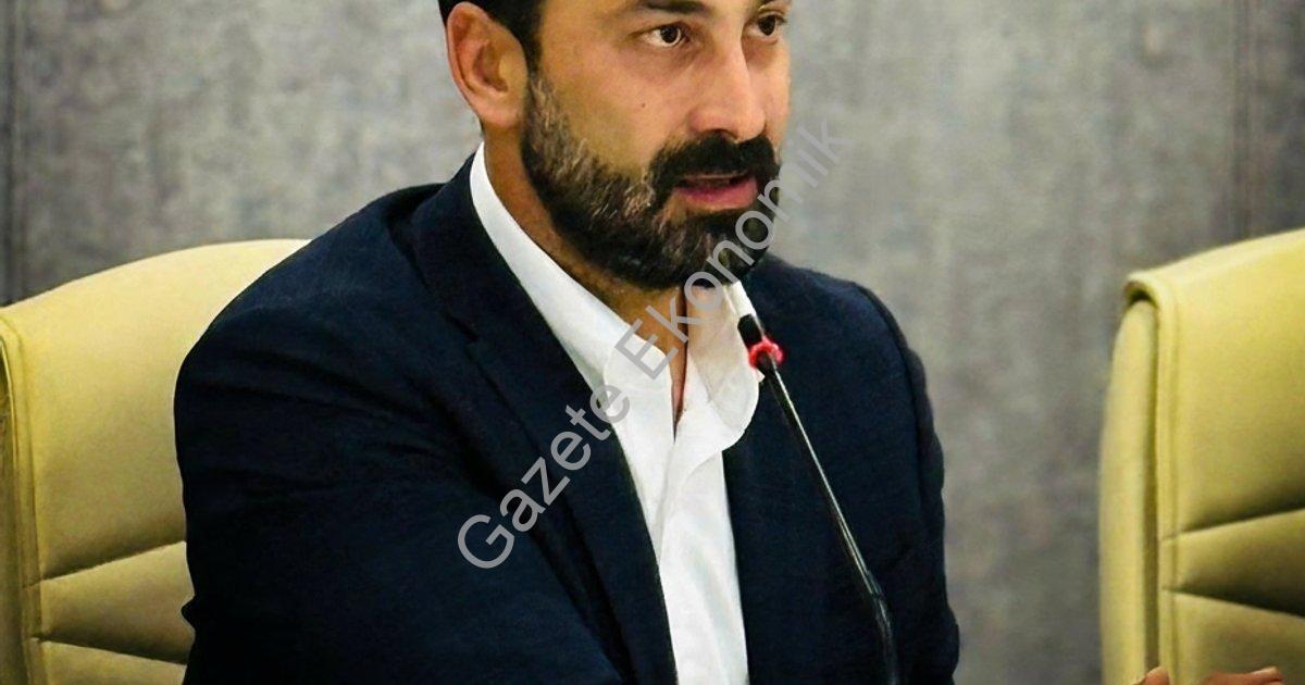 "Mücahit Arınç’tan Özalper’e tebrik: Manisa için birlik vurgusu" başlıklı haber için fotorealistik,