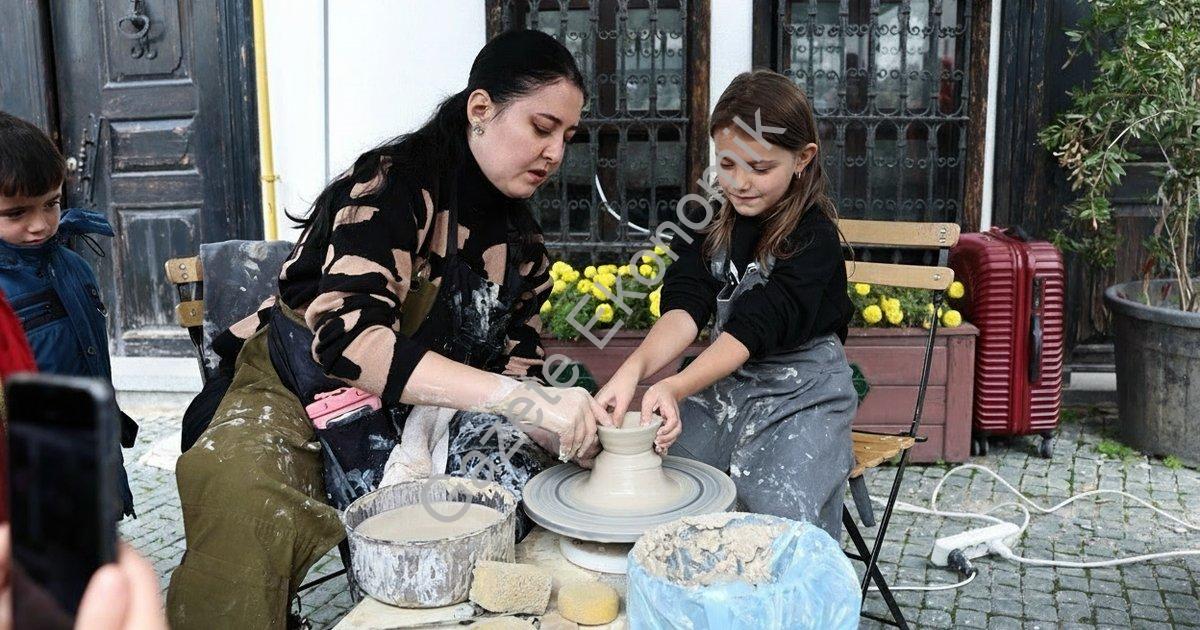 "Kütahya’da Yöresel Lezzetler ve El Sanatları şenliği coşkuyla tamamlandı" başlıklı haber için fotor