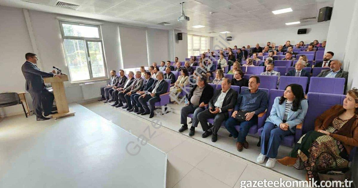 "Kütahya’da LGS süreci masaya yatırıldı: Başarı için yeni adımlar" başlıklı haber için fotorealistik