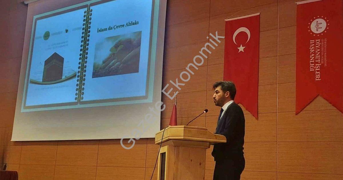 DİYANET İŞLERİ BAŞKANLIĞI UMRE ORGANİZASYONU ARACILIĞIYLA UMRE VAZİFESİNİ YERİNE GETİRMEK ÜZERE AYDIN'DAN KUTSAL TOPRAKLARA GİDECEK OLAN UMRECİLER 'UMRE HAZIRLIK KURSU EĞİTİM SEMİNERLERİ' İLE BİLGİLENDİRİLDİ.