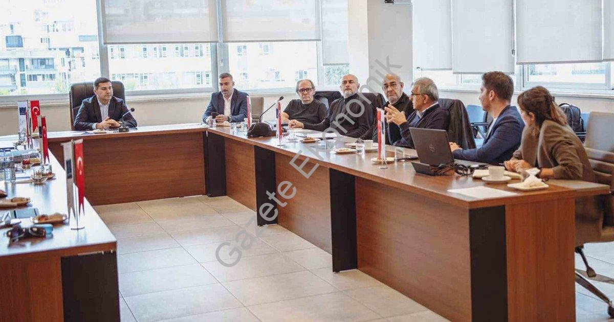 KUŞADASI BELEDİYESİ'NİN YENİ HİZMET BİNASI İÇİN JÜRİ TOPLANTISI