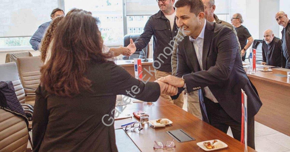 KUŞADASI BELEDİYESİ'NİN YENİ HİZMET BİNASI İÇİN JÜRİ TOPLANTISI