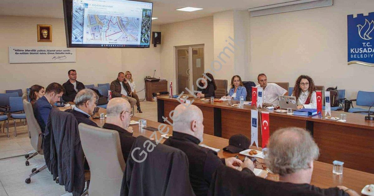 KUŞADASI BELEDİYESİ'NİN YENİ HİZMET BİNASI İÇİN JÜRİ TOPLANTISI