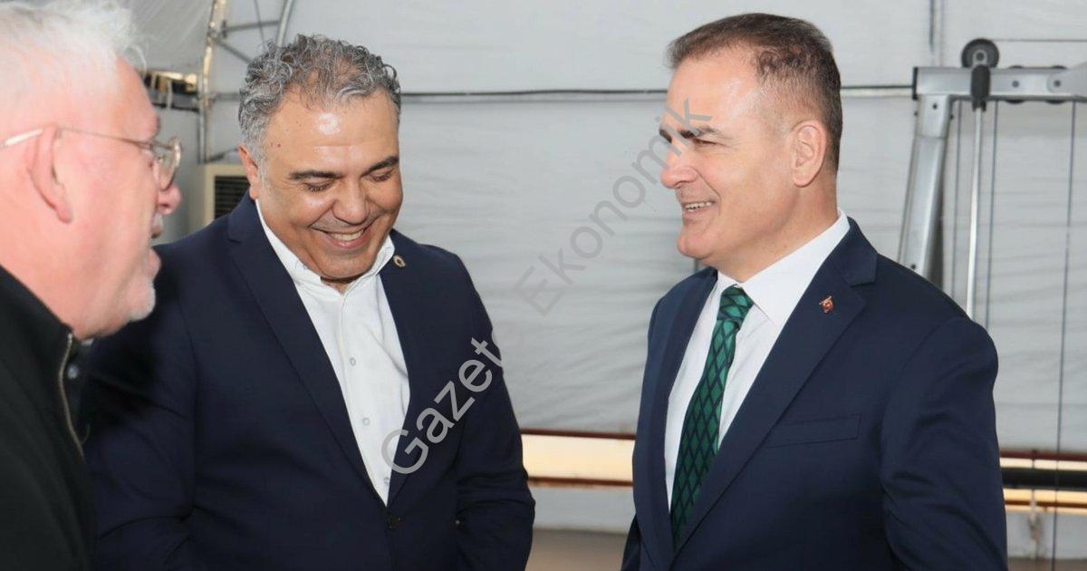 VALİ AKBIYIK’TAN YALIKAVAKSPOR’A MORAL ZİYARET