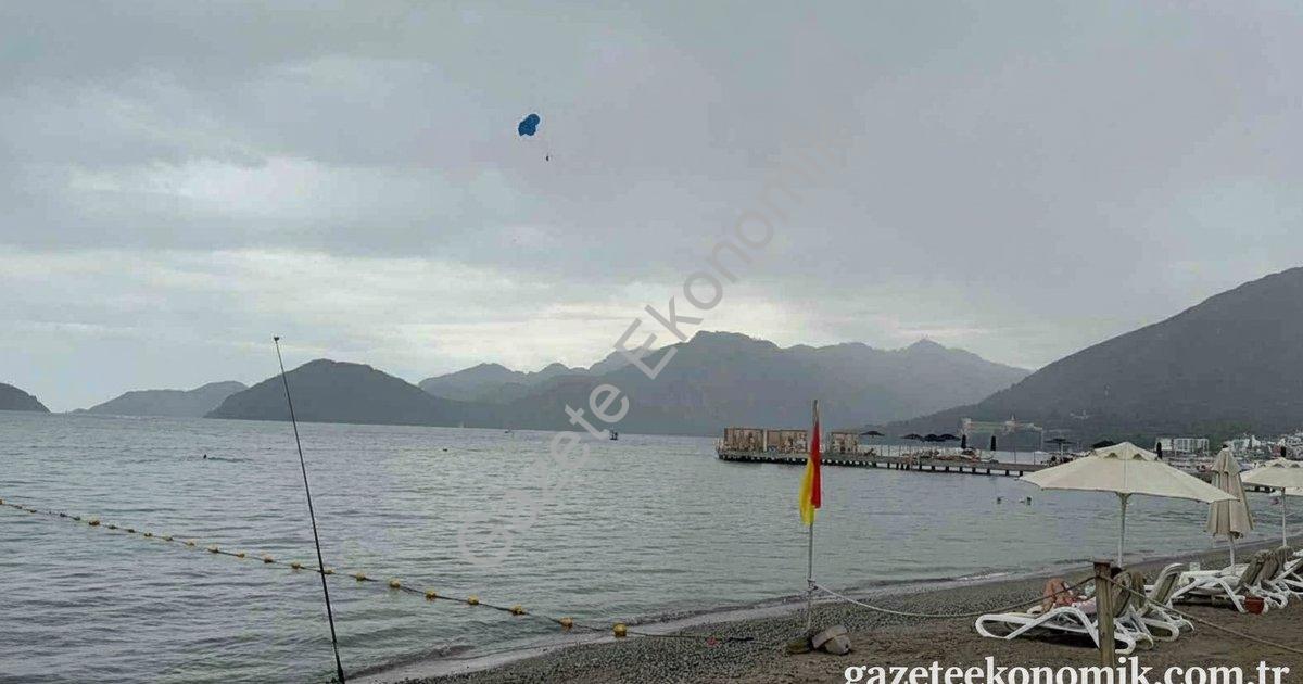 MARMARİS’TE YAĞMUR VE DENİZ KEYFİ BİR ARADA