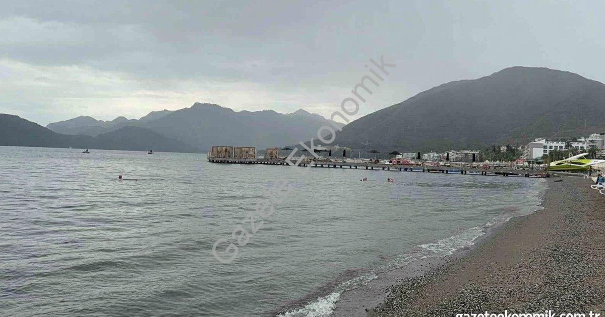 MARMARİS’TE YAĞMUR VE DENİZ KEYFİ BİR ARADA