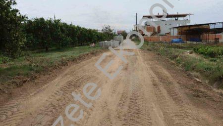 Nazilli Bereketli’de yol ve halı saha çevresi yenileniyor