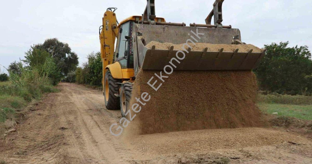 NAZİLLİ BELEDİYESİ’NDEN BEREKETLİ’DE YOL ÇALIŞMASI