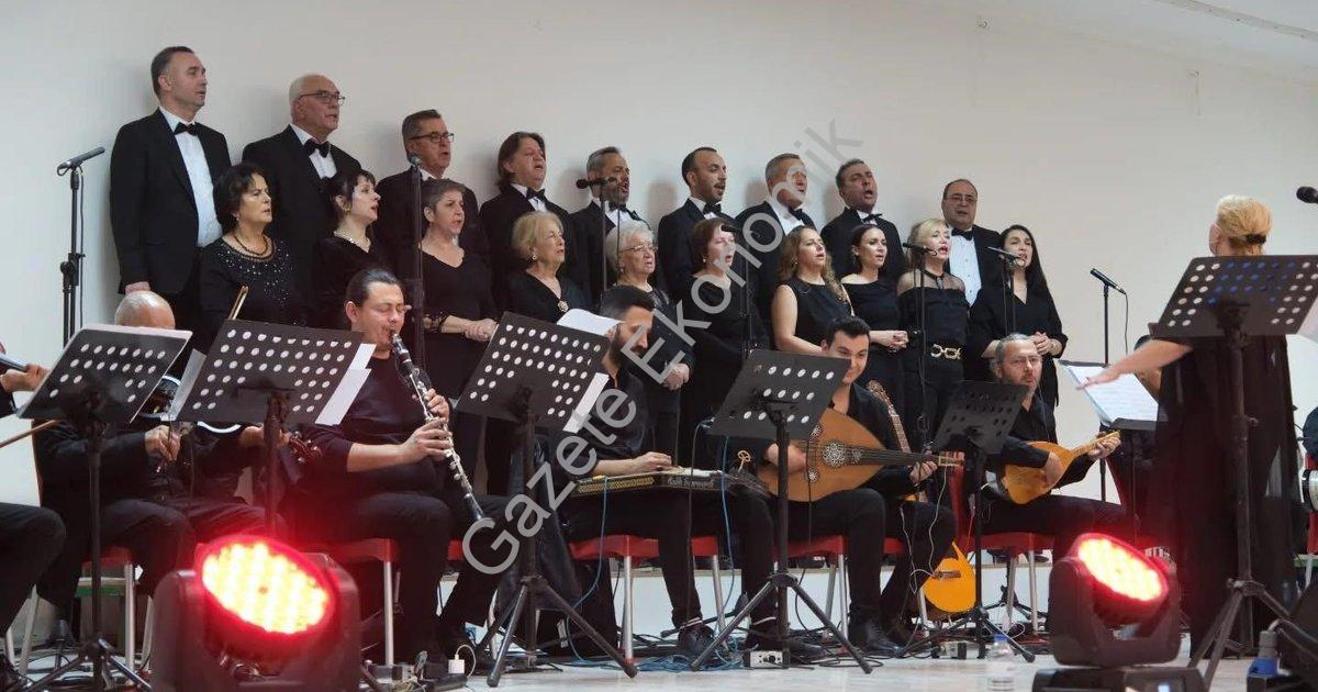 "Sarıgöl’de Nostalji Rüzgarı: Atatürk’ün Sevdiği Şarkılar Seslendirildi" başlıklı haber için fotorea