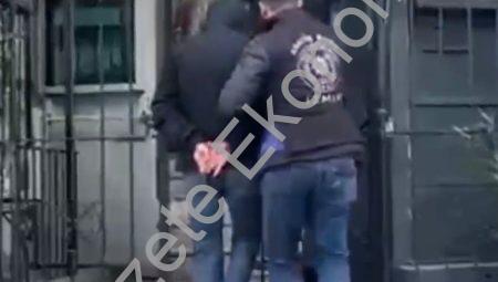 İzmir Konak’ta Polisin Dikkati Kaçırmadı: 23 Yıl Hapis Cezalı Firari Yakalandı