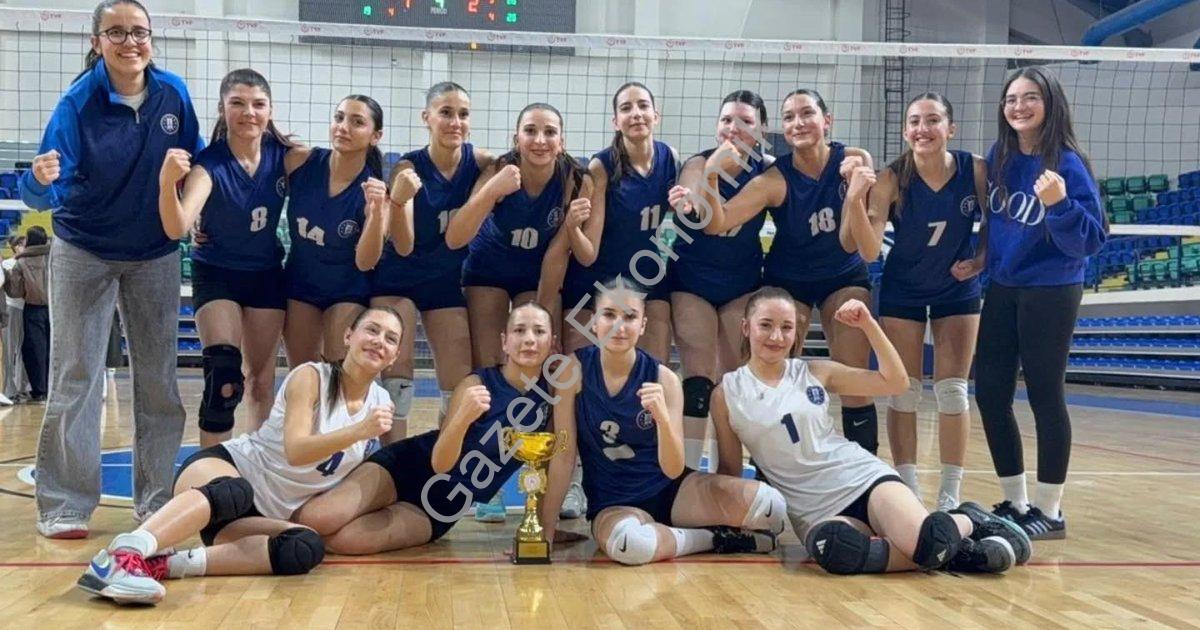 "Kütahya Belediyespor Genç Kızlar Voleybolda Zirvede" başlıklı haber için fotorealistik, profesyonel