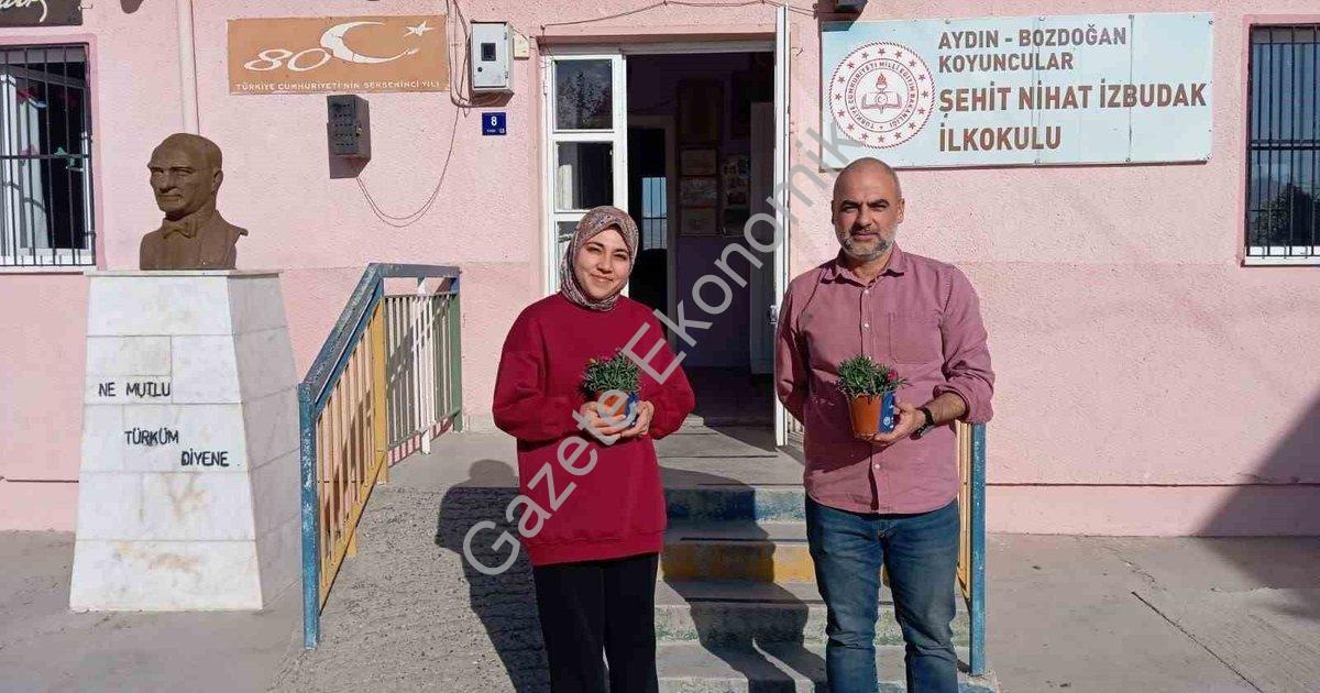 "Bozdoğan Belediyesi'nden Öğretmenlere Anlamlı Hediye" başlıklı haber için fotorealistik, profesyone