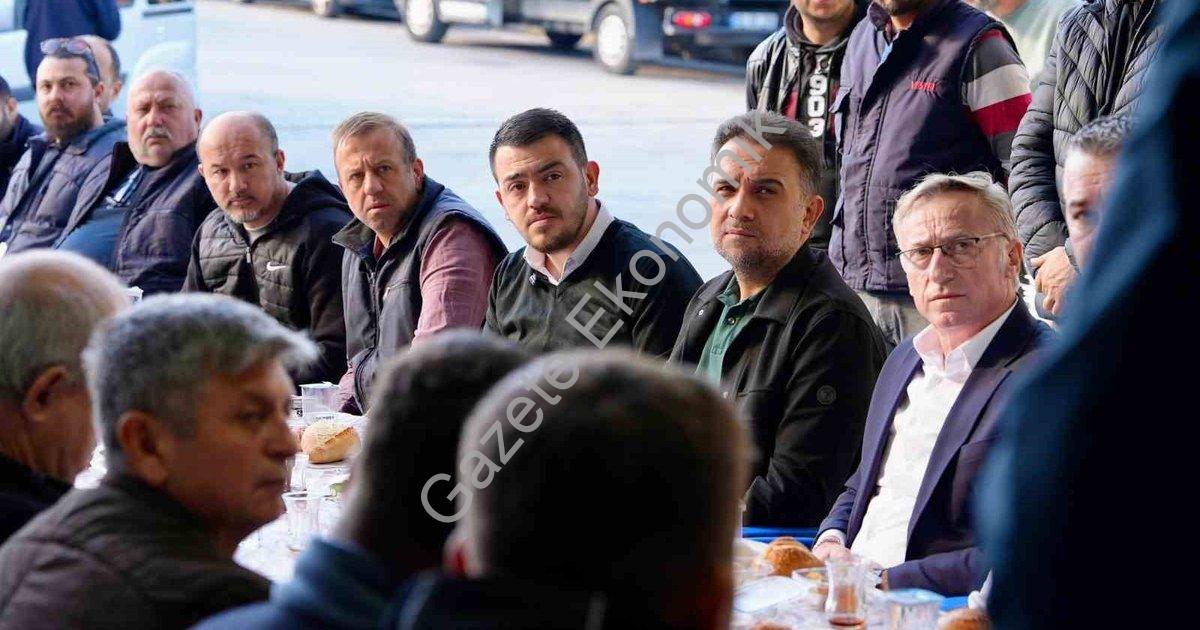 "Baybatur Esnafın Taleplerini Manisa'da Dinledi" başlıklı haber için fotorealistik, profesyonel bir