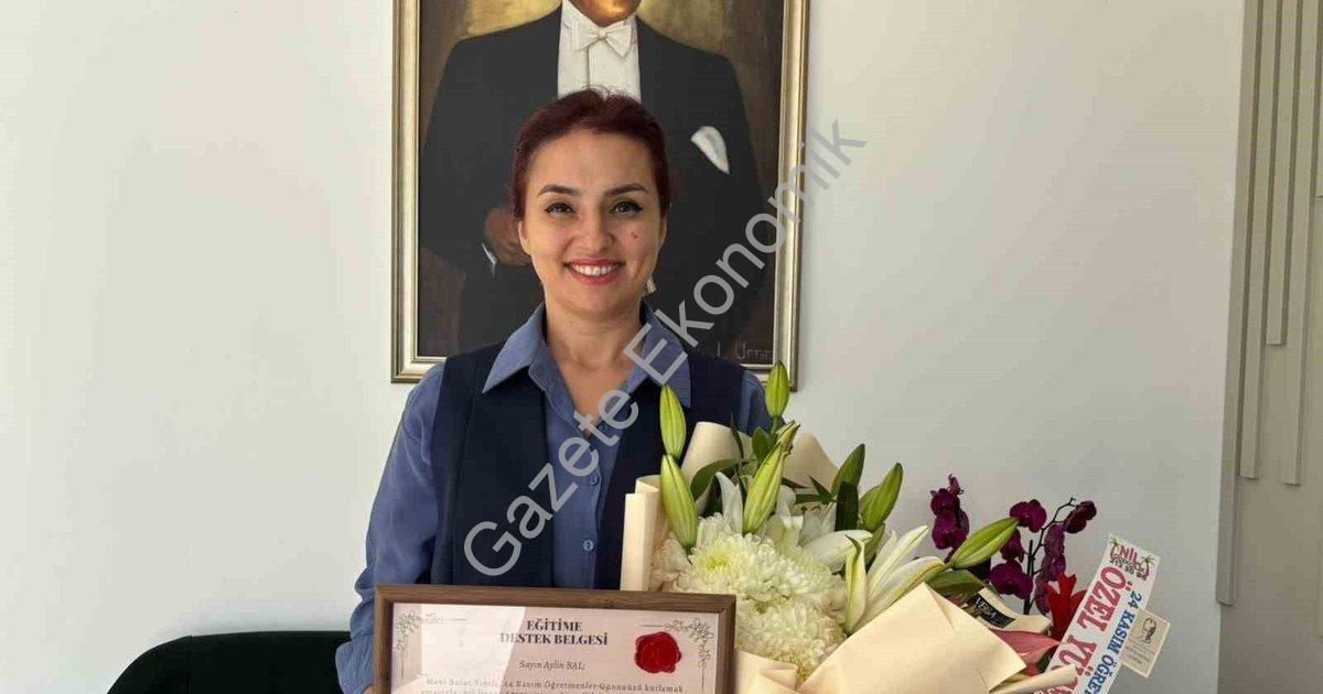 "MTK Koleji Velilerinden Anlamlı Öğretmenler Günü Bağışı" başlıklı haber için fotorealistik, profesy