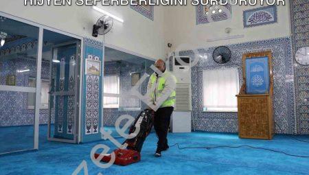 Yunusemre Belediyesi İbadethanelerde Hijyen Seferberliğini Sürdürüyor