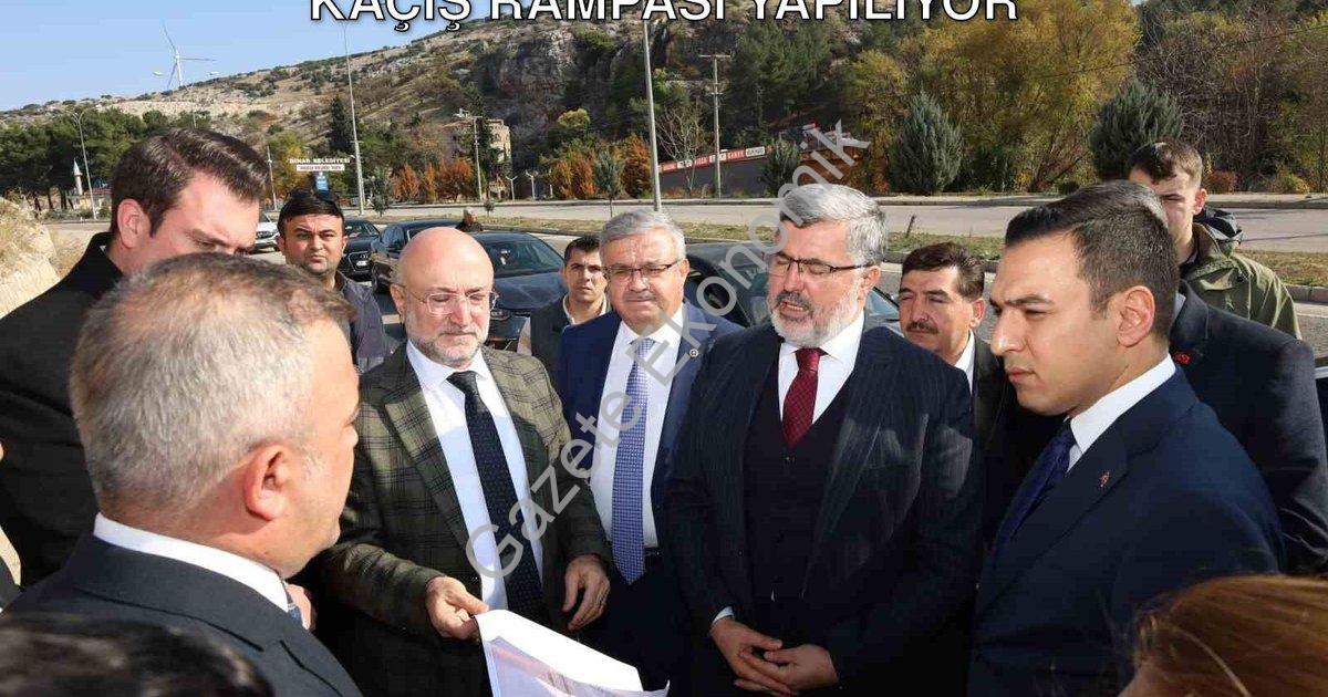 "Dinar'da Trafik Güvenliği İçin Dev Hamle: Kaçış Rampası Yapılıyor" başlıklı haber için fotorealisti