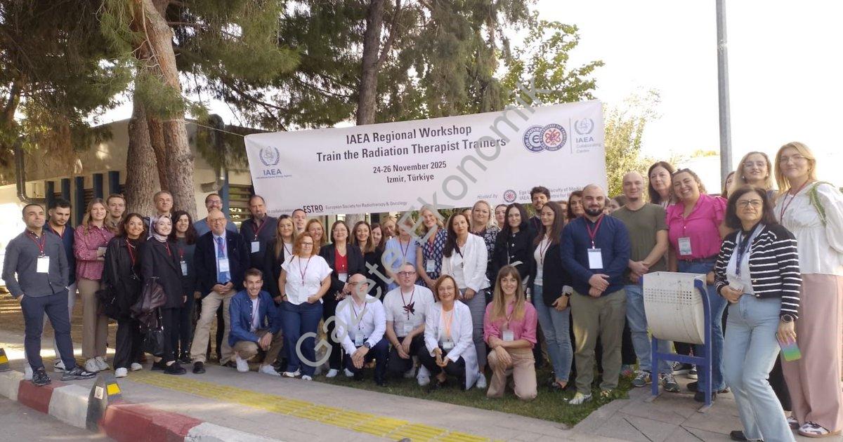 "Ege Üniversitesi Radyoterapide Avrupa'nın Eğitim Merkezi Oldu" başlıklı haber için fotorealistik, p