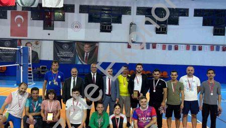 Denizli’de Öğretmenler Dostluk İçin Fileye Yükseldi