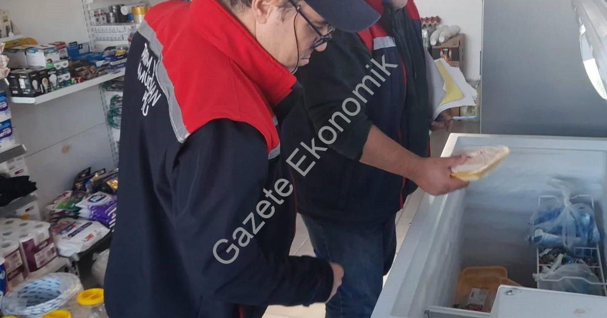 "Koçarlı’da Gıda Güvenliği İçin Sıkı Denetim: Riskli Ürünler İncelendi" başlıklı haber için fotoreal